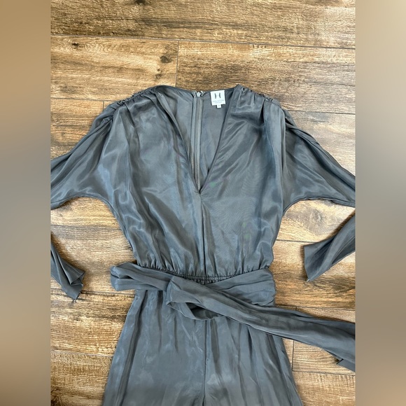 Halston Heritage Shirred Shoulder Long Sleeve Jumpsuit 4 - Picture 6 of 8